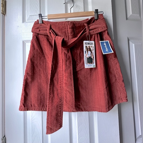 NWT Rewash Orange Belted Corduroy Mini Skirt Juniors Young Women Size 9 - Picture 1 of 4